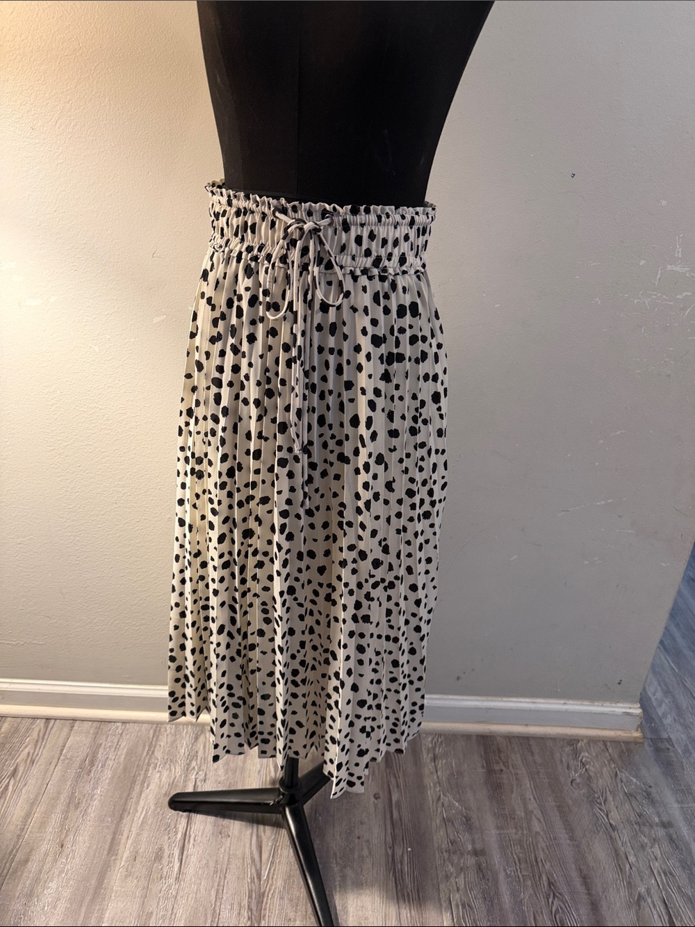 GILLY Women's Black & White Polka Dot Midi Skirt